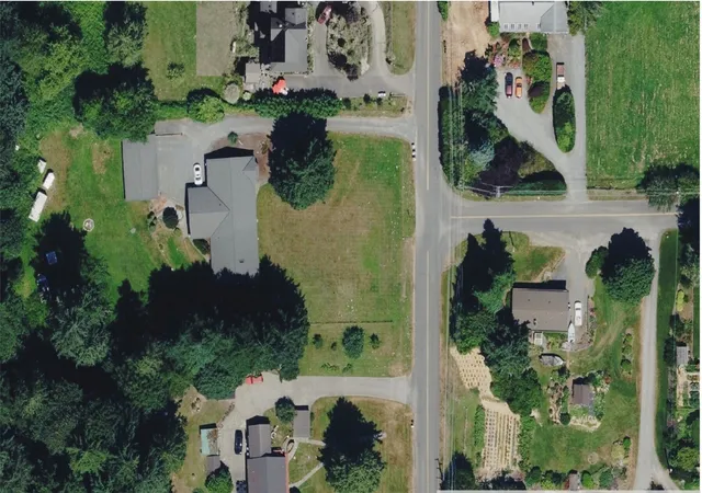 Photo 2 of Sale Pending at 2128 Lake Ave, Snohomish, WA 98290 | MLS# NWM2597847 | Listing updated on 2026-10-26