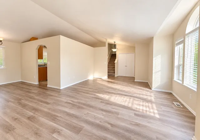Photo 4 of Single family home for sale at 16805 114th Avenue Ct E, Puyallup, WA 98374 | MLS# NWM2597859 | Listing updated on 2026-10-27