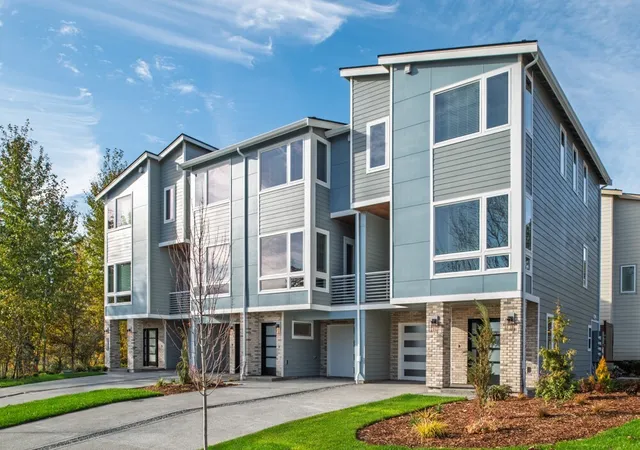 Photo 1 of Townhouse for sale at 6609 S 128th Street, Seattle, WA 98178 | MLS# NWM2597871 | Listing updated on 2026-10-29
