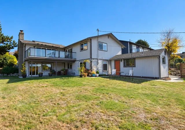 Photo 1 of Single family home for sale at 902 S Locust Ln, Tacoma, WA 98465 | MLS# NWM2597880 | Listing updated on 2026-10-28