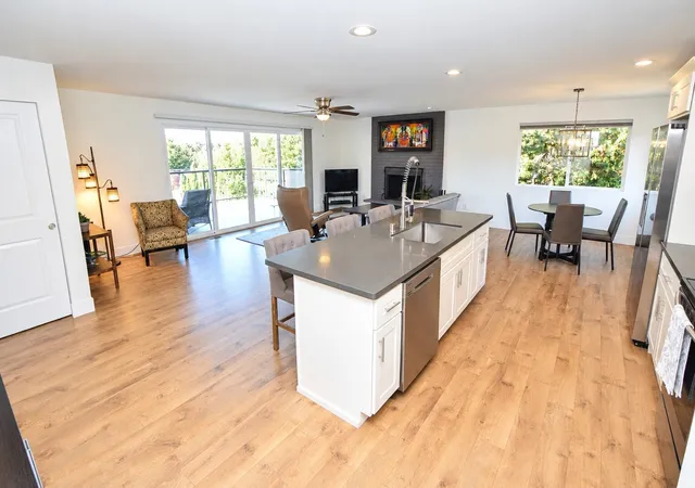 Photo 2 of Single family home for sale at 902 S Locust Ln, Tacoma, WA 98465 | MLS# NWM2597880 | Listing updated on 2026-10-28