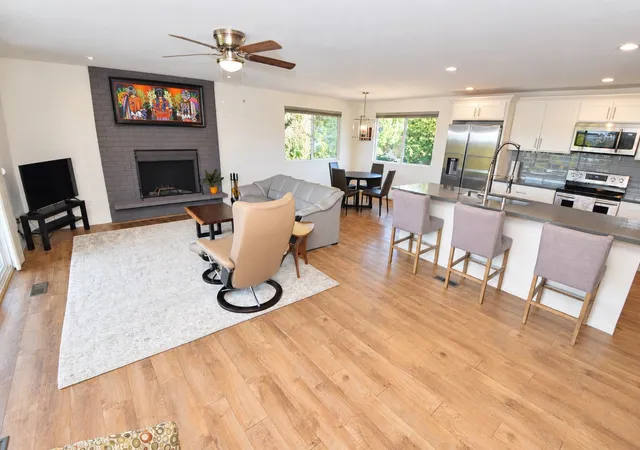 Photo 3 of Single family home for sale at 902 S Locust Ln, Tacoma, WA 98465 | MLS# NWM2597880 | Listing updated on 2026-10-28