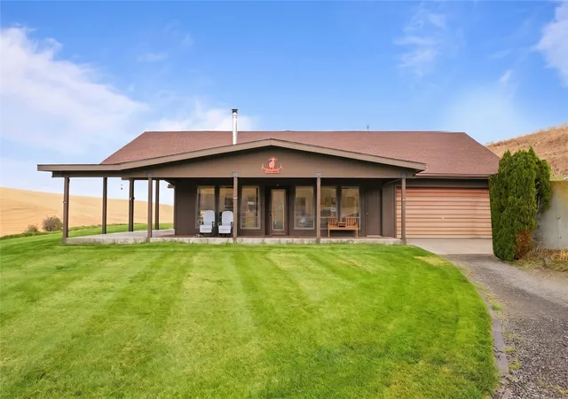 Photo 1 of Single family home for sale at 338 E Bramhall Rd, Dayton, WA 99328 | MLS# NWM2597882 | Listing updated on 2026-10-27