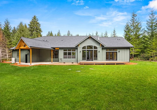Photo 3 of Single family home for sale at 270 E April Ave, Grapeview, WA 98546 | MLS# NWM2597883 | Listing updated on 2026-10-28