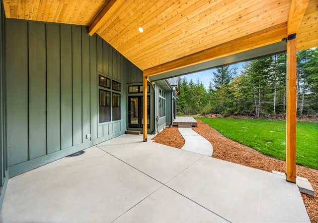 Photo 4 of Single family home for sale at 270 E April Ave, Grapeview, WA 98546 | MLS# NWM2597883 | Listing updated on 2026-10-28