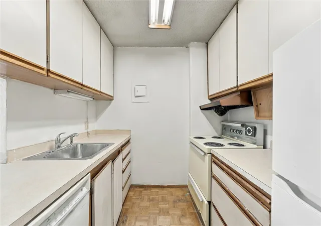 Photo 4 of Condo for sale at 308 E Republican St #504, Seattle, WA 98102 | MLS# NWM2597900 | Listing updated on 2026-10-29
