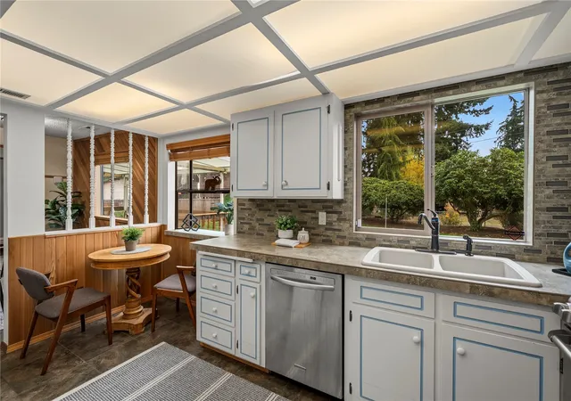 Photo 4 of Single family home for sale at 2724 96th Street SE, Everett, WA 98208 | MLS# NWM2597911 | Listing updated on 2026-10-27