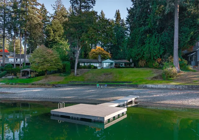 Photo 1 of Mansion for sale at 40 Loch Ln Sw, Lakewood, WA 98499 | MLS# NWM2597953 | Listing updated on 2026-10-26