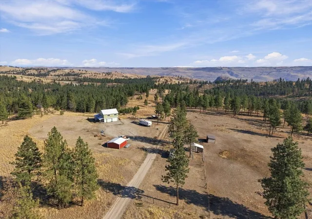 Single family home for sale at 649 Bill Oules Ln, Chelan, WA 98816 | MLS# NWM2597996