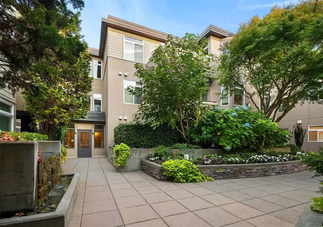 Photo 2 of Condo for sale at 122 State St S #E112, Kirkland, WA 98033 | MLS# NWM2598015 | Listing updated on 2026-10-26