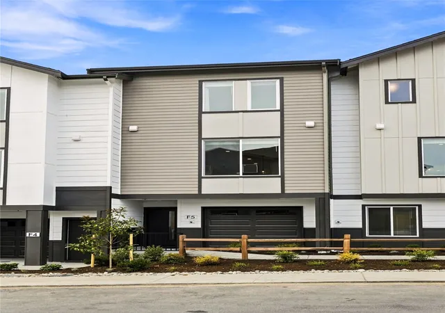 Photo 1 of Sale Pending at 16202 Manor Way #E6, Lynnwood, WA 98087 | MLS# NWM2598036 | Listing updated on 2026-10-26