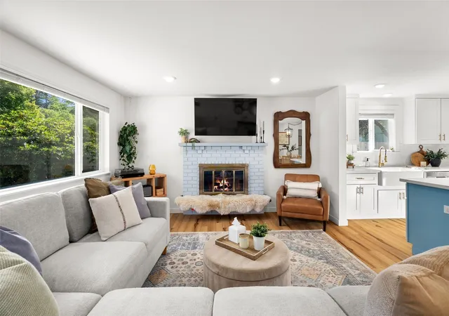 Photo 2 of Single family home for sale at 511 E 96th Street, Tacoma, WA 98445 | MLS# NWM2598037 | Listing updated on 2026-10-26
