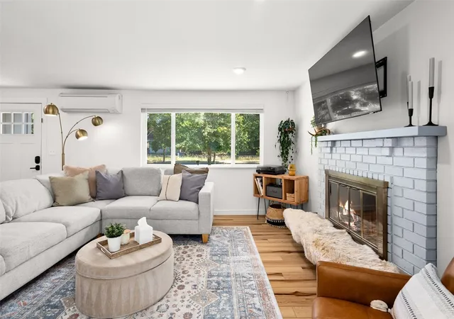 Photo 4 of Single family home for sale at 511 E 96th Street, Tacoma, WA 98445 | MLS# NWM2598037 | Listing updated on 2026-10-26