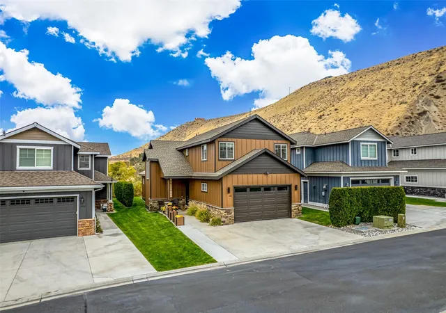 Photo 36 of Single family home for sale at 9448 Yakima Ln NW, Quincy, WA 98848 | MLS# NWM2598052 | Listing updated on 2026-10-27