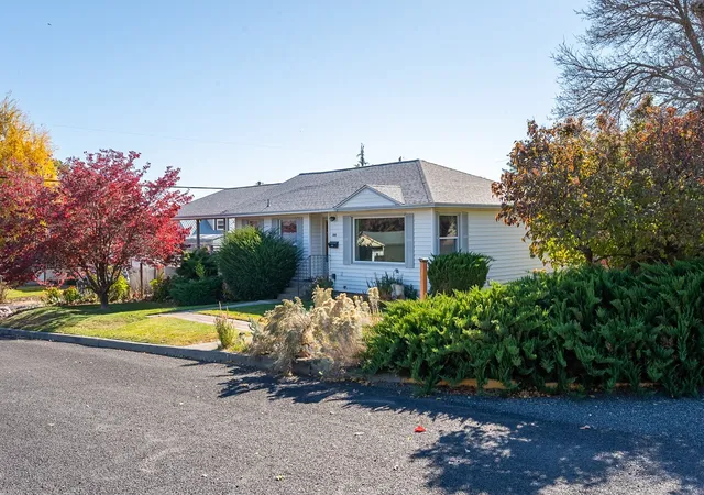 Photo 3 of Single family home for sale at 348 14th Avenue SW, Ephrata, WA 98823 | MLS# NWM2598054 | Listing updated on 2026-10-28