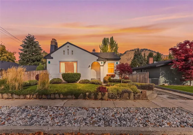 Photo 1 of Single family home for sale at 305 Angier Ave, Cashmere, WA 98815 | MLS# NWM2598069 | Listing updated on 2026-10-29
