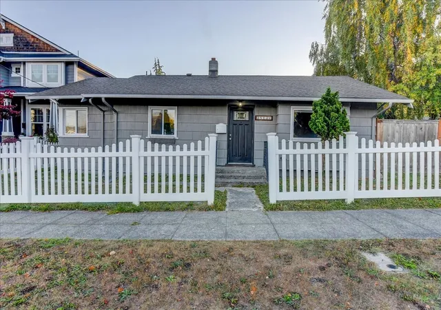 Single family home for sale at 3813 N Mullen St, Tacoma, WA 98407 | MLS# NWM2598075