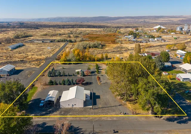 Photo 1 of Single family home for sale at 112 W Arch St, Coulee City, WA 99115 | MLS# NWM2598078 | Listing updated on 2026-10-28
