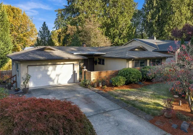 Single family home for sale at 7111 NE 74th Avenue, Vancouver, WA 98662 | MLS# NWM2598087