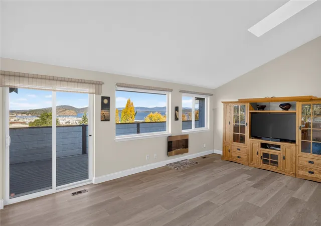 Photo 3 of Single family home for sale at 513 37th Street, Anacortes, WA 98221 | MLS# NWM2598095 | Listing updated on 2026-10-28