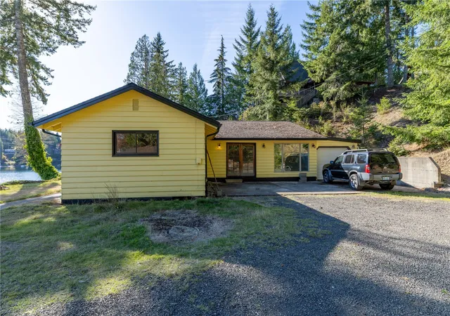 Photo 2 of Single family home for sale at 1326 W Lakeside Dr, Shelton, WA 98584 | MLS# NWM2598105 | Listing updated on 2026-10-27