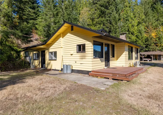 Photo 3 of Single family home for sale at 1326 W Lakeside Dr, Shelton, WA 98584 | MLS# NWM2598105 | Listing updated on 2026-10-27