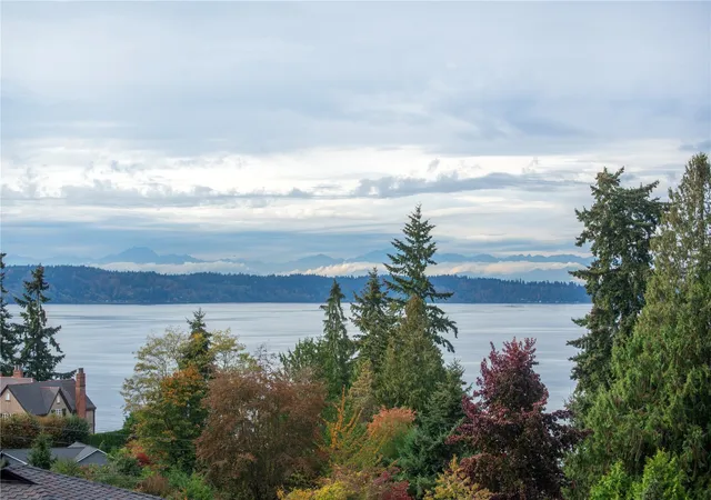 Photo 1 of Single family home for sale at 2714 Sw 164th Place, Burien, WA 98166 | MLS# NWM2598110 | Listing updated on 2026-10-30