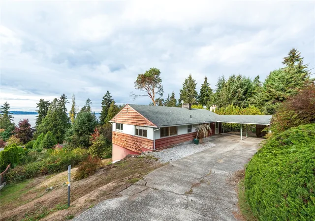 Photo 2 of Single family home for sale at 2714 SW 164th Place, Burien, WA 98166 | MLS# NWM2598110 | Listing updated on 2026-10-30