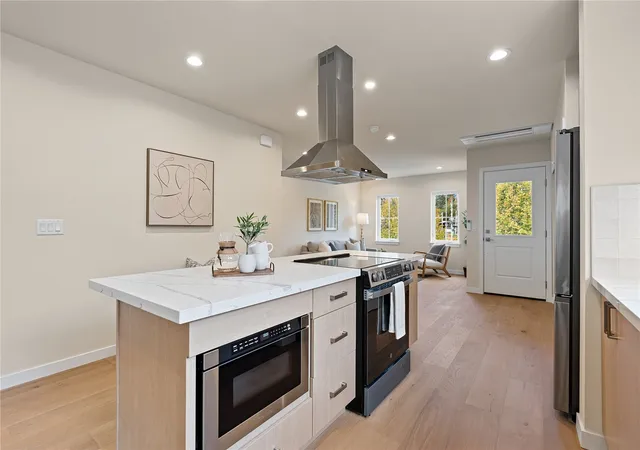 Photo 4 of Townhouse for sale at 7740 36th Avenue NE, Seattle, WA 98115 | MLS# NWM2598123 | Listing updated on 2026-10-26