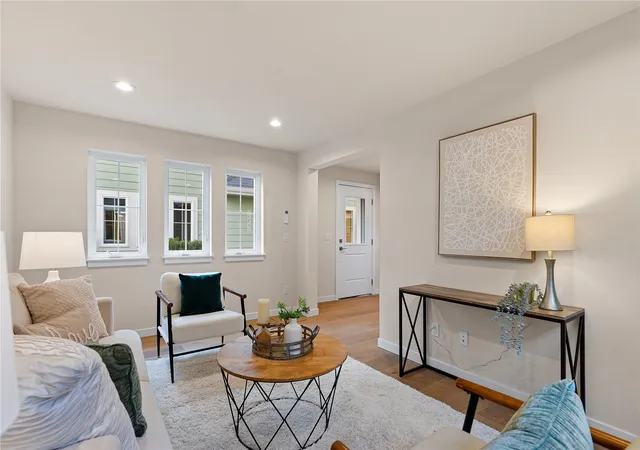 Photo 4 of Townhouse for sale at 5440 21st Avenue SW, Seattle, WA 98106 | MLS# NWM2598129 | Listing updated on 2026-10-27