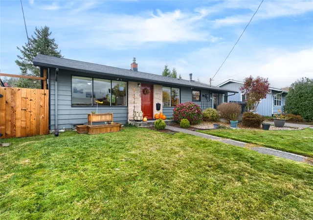 Photo 2 of Single family home for sale at 1625 S 14th Street, Mount Vernon, WA 98274 | MLS# NWM2598147 | Listing updated on 2026-10-29