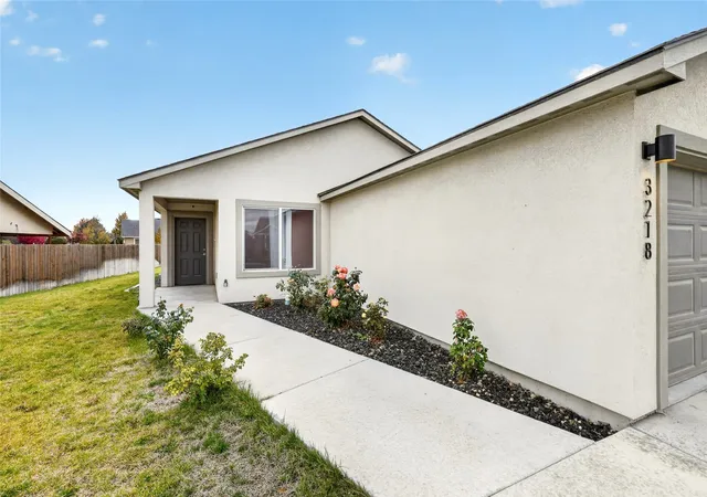Photo 2 of Single family home for sale at 3218 E Helena St, Pasco, WA 99301 | MLS# NWM2598160 | Listing updated on 2026-10-28