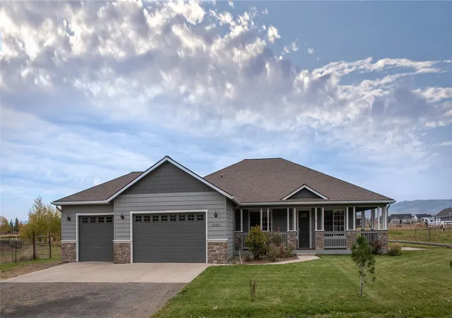 Single family home for sale at 261 El Bronco Ln, Ellensburg, WA 98926 | MLS# NWM2598164