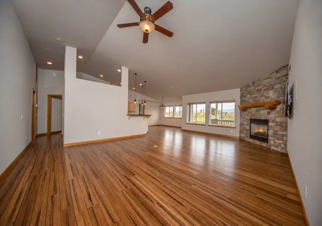 Photo 2 of Single family home for sale at 261 El Bronco Ln, Ellensburg, WA 98926 | MLS# NWM2598164 | Listing updated on 2026-10-27