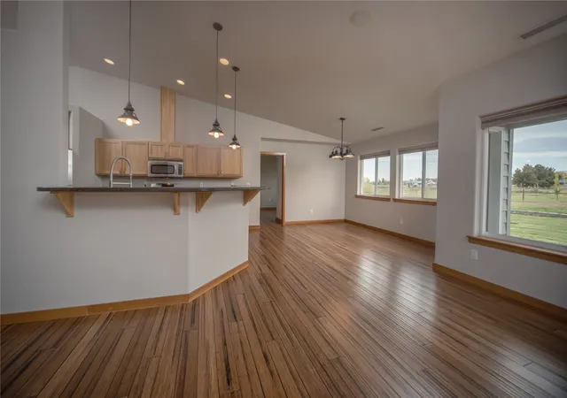 Photo 3 of Single family home for sale at 261 El Bronco Ln, Ellensburg, WA 98926 | MLS# NWM2598164 | Listing updated on 2026-10-27