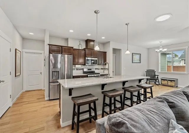 Photo 4 of Single family home for sale at 3925 Summersun St, Mount Vernon, WA 98273 | MLS# NWM2598165 | Listing updated on 2026-10-28