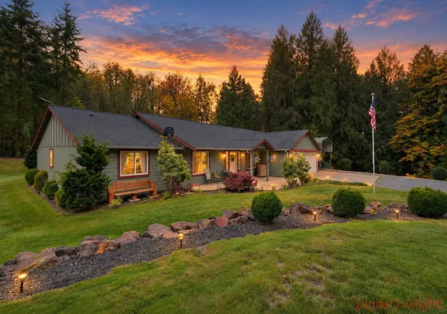 Single family home for sale at 260 Trinity Ln, Castle Rock, WA 98611 | MLS# NWM2598177