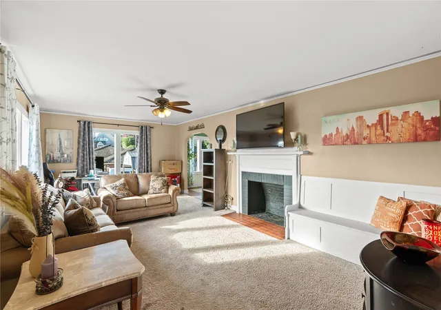 Photo 2 of Single family home for sale at 410 Simpson Ave, Aberdeen, WA 98520 | MLS# NWM2598181 | Listing updated on 2026-10-29