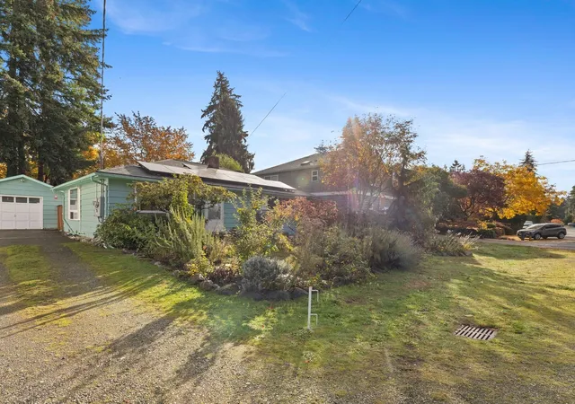 Photo 2 of Single family home for sale at 15738 Interlake Ave N, Shoreline, WA 98133 | MLS# NWM2598183 | Listing updated on 2026-10-29