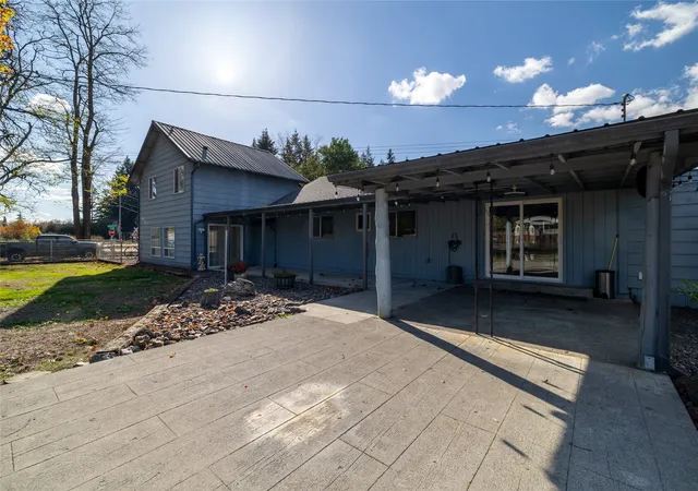 Photo 3 of Single family home for sale at 20200 Grand Mound Way SW, Centralia, WA 98531 | MLS# NWM2598201 | Listing updated on 2026-10-27