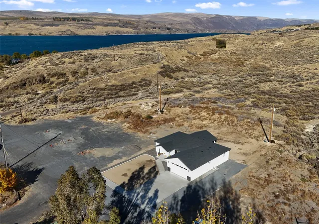 Photo 1 of Single family home for sale at 522 NE 4th Avenue, Soap Lake, WA 98851 | MLS# NWM2598206 | Listing updated on 2026-10-26