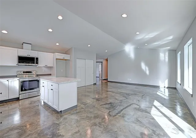 Photo 4 of Single family home for sale at 1543 Graham Dr, Camano Island, WA 98282 | MLS# NWM2598230 | Listing updated on 2026-10-28