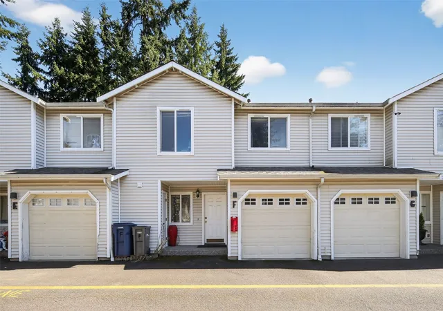 Townhouse for sale at 15511 35th Avenue W #F, Lynnwood, WA 98087 | MLS# NWM2598232