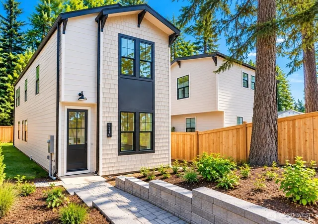 Photo 1 of Single family home for sale at 9210 116th Avenue Ne, Kirkland, WA 98033 | MLS# NWM2598234 | Listing updated on 2026-10-26