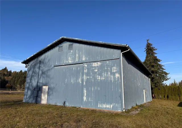 Photo 4 of Single family home for sale at 5005 Spirit Lake Hwy, Toutle, WA 98649 | MLS# NWM2598242 | Listing updated on 2026-10-27