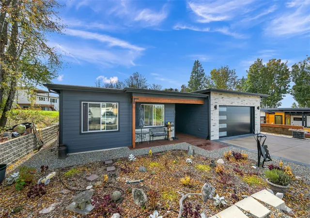Photo 2 of Single family home for sale at 8721 Charel Dr, Blaine, WA 98230 | MLS# NWM2598261 | Listing updated on 2026-10-28