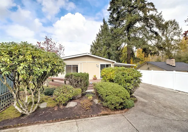 Photo 1 of Manufactured home for sale at 32820 20th Avenue S #76, Federal Way, WA 98003 | MLS# NWM2598266 | Listing updated on 2026-10-30