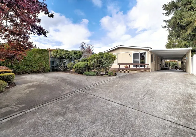 Photo 2 of Manufactured home for sale at 32820 20th Avenue S #76, Federal Way, WA 98003 | MLS# NWM2598266 | Listing updated on 2026-10-30