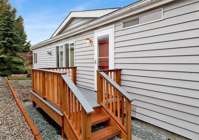 Photo 2 of Manufactured home for sale at 3802 James St #30, Bellingham, WA 98226 | MLS# NWM2598271 | Listing updated on 2026-10-27