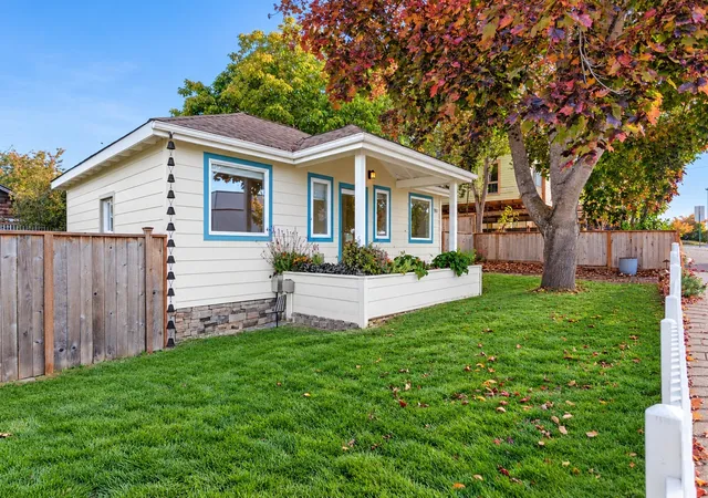 Photo 1 of Single family home for sale at 520 Guard St, Friday Harbor, WA 98250 | MLS# NWM2598280 | Listing updated on 2026-10-26